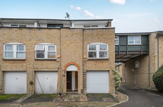 Farnborough Crescent, Hayes, BR2 - Kinleigh Folkard & Hayward