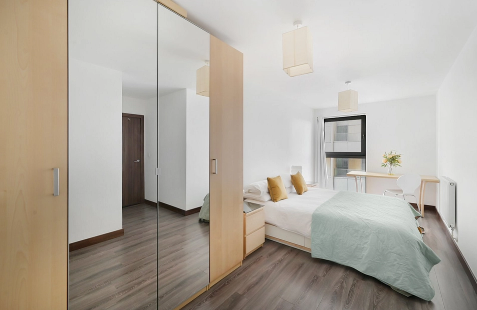 Bridges Court Road, London, SW11 - Kinleigh Folkard & Hayward