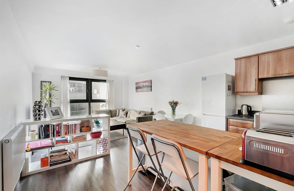 Bridges Court Road, London, SW11 - Kinleigh Folkard & Hayward