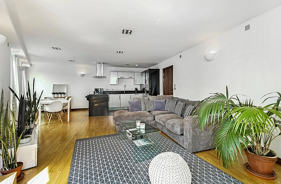 Bridges Court Road, London, SW11 - Kinleigh Folkard & Hayward