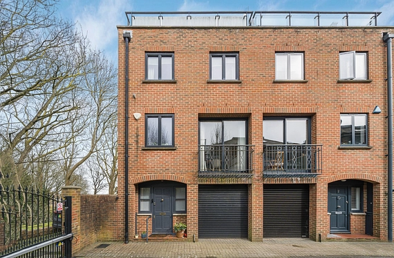 Dukes Head Yard, Highgate, London, N6 - Kinleigh Folkard & Hayward