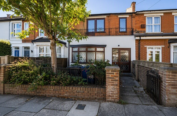 Manor Park Road, London, N2 - Kinleigh Folkard & Hayward