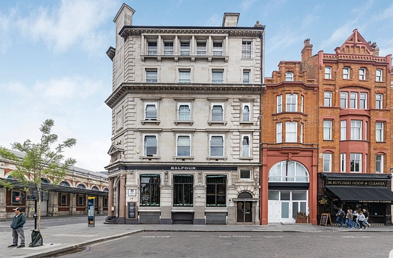 West Smithfield, London, EC1A - Kinleigh Folkard & Hayward