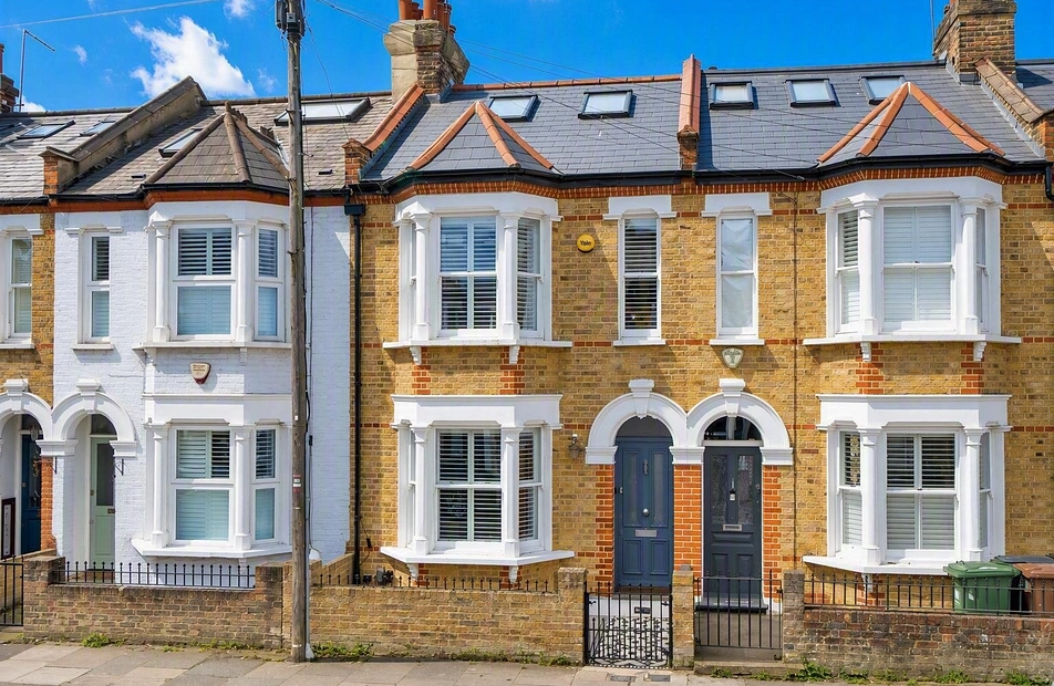 Leahurst Road, Hither Green, London, SE13 - Kinleigh Folkard & Hayward