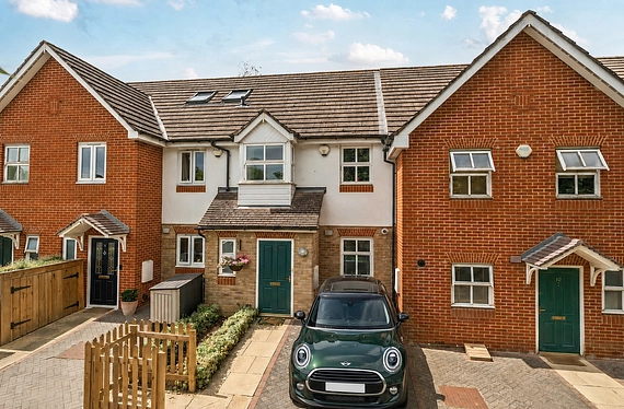Woodbury Gardens, London, SE12 - Kinleigh Folkard & Hayward