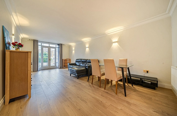 Trinity Street, London Bridge, London, SE1 - Kinleigh Folkard & Hayward