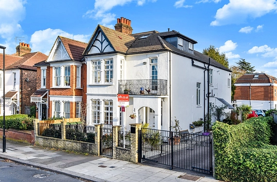 Warwick Road, Bounds Green, London, N11 - Kinleigh Folkard & Hayward