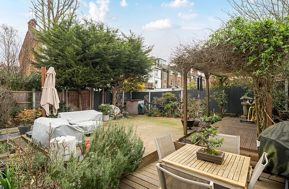 Alexandra Park Road, Muswell Hill, London, N10 - Kinleigh Folkard & Hayward