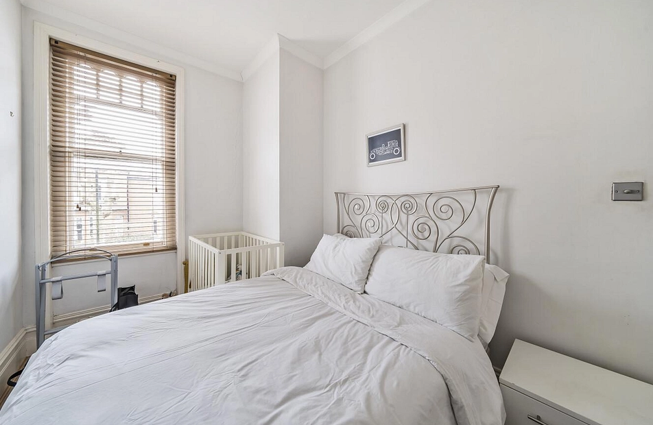 Kings Avenue, London, N10 - Kinleigh Folkard & Hayward