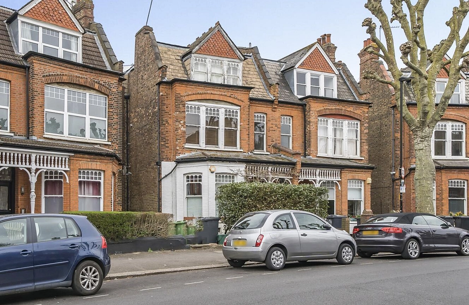 Kings Avenue, London, N10 - Kinleigh Folkard & Hayward