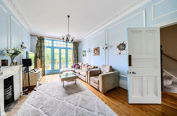 Grand Avenue, Muswell Hill, London, N10 - Kinleigh Folkard & Hayward