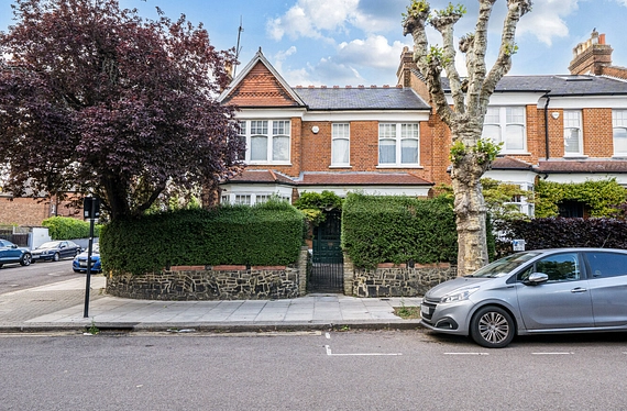 Grand Avenue, Muswell Hill, London, N10 - Kinleigh Folkard & Hayward