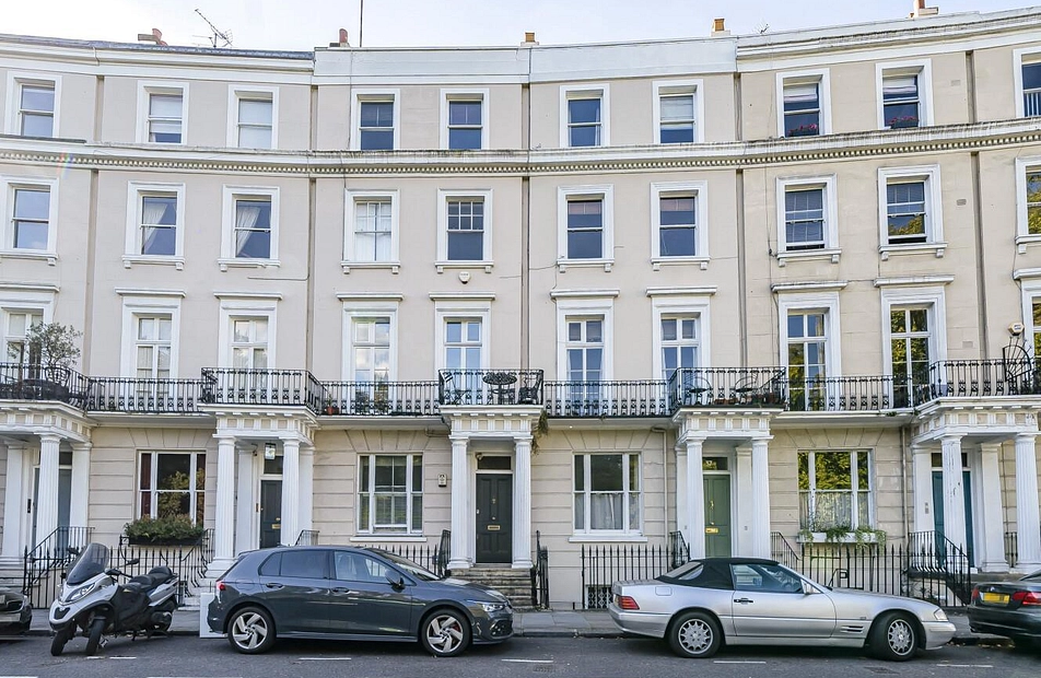 Royal Crescent, Holland Park, London, W11 - Kinleigh Folkard & Hayward