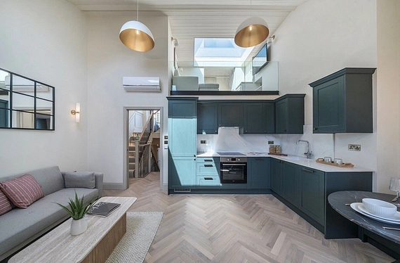 Lower Richmond Road, London, SW15 - Kinleigh Folkard & Hayward