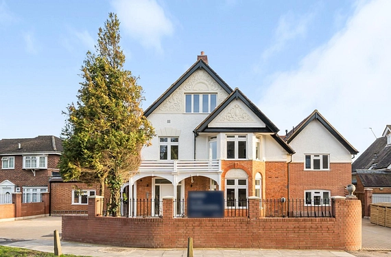 Blenheim Road, Raynes Park, London, SW20 - Kinleigh Folkard & Hayward