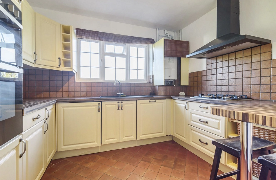 Linkway, London, SW20 - Kinleigh Folkard & Hayward