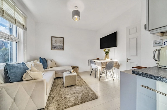 Clifton Park Avenue, London, SW20 - Kinleigh Folkard & Hayward