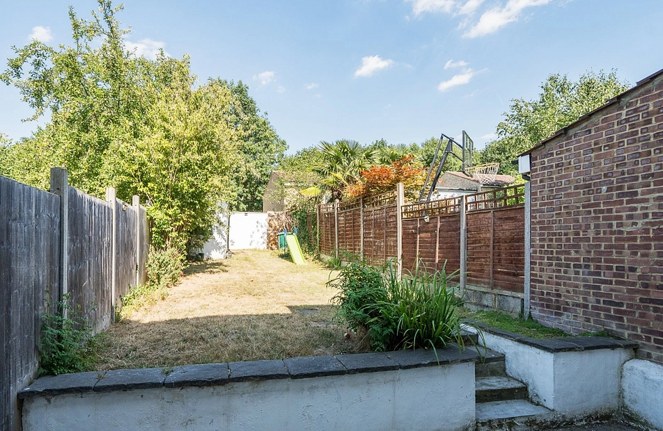 Hampden Way, Southgate, London, N14 - Kinleigh Folkard & Hayward