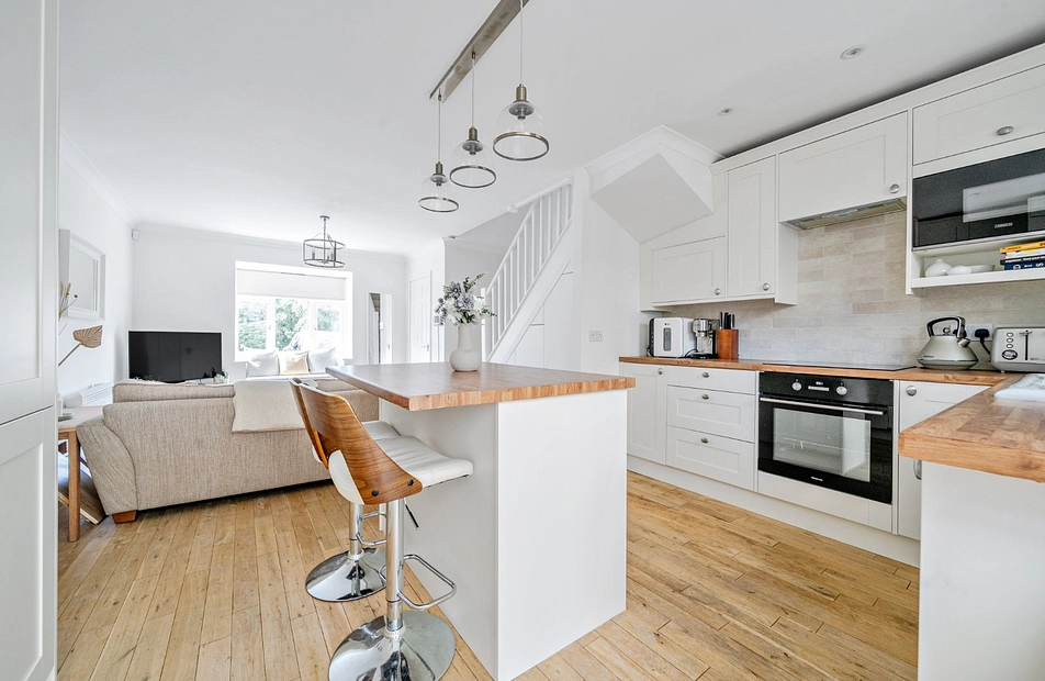 Appletree Gardens, Barnet, EN4 - Kinleigh Folkard & Hayward