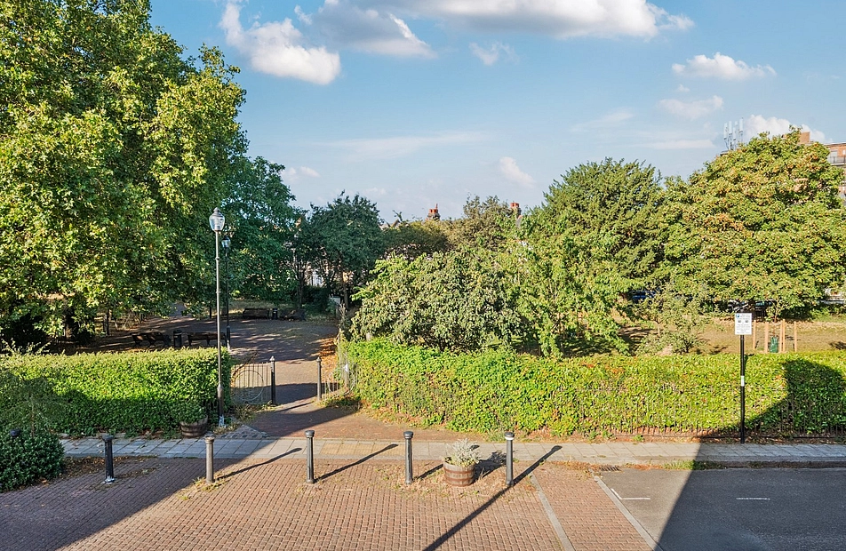 Holmewood Gardens, Brixton Hill, London, SW2 - Kinleigh Folkard & Hayward