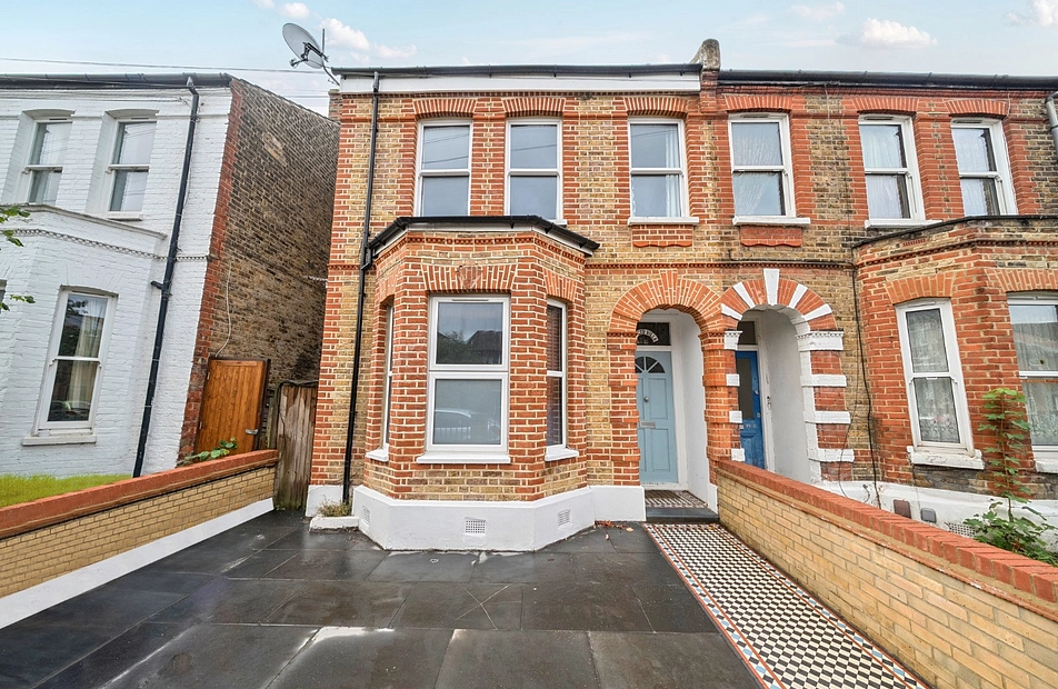 Robinson Road, Colliers Wood, London, SW17 - Kinleigh Folkard & Hayward