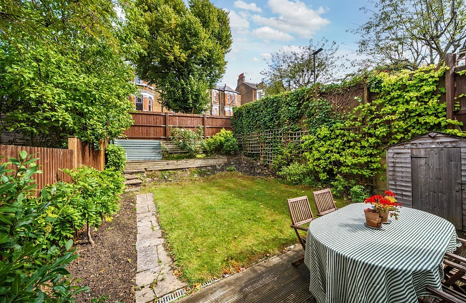 Sarre Road, West Hampstead, London, NW2 - Kinleigh Folkard & Hayward