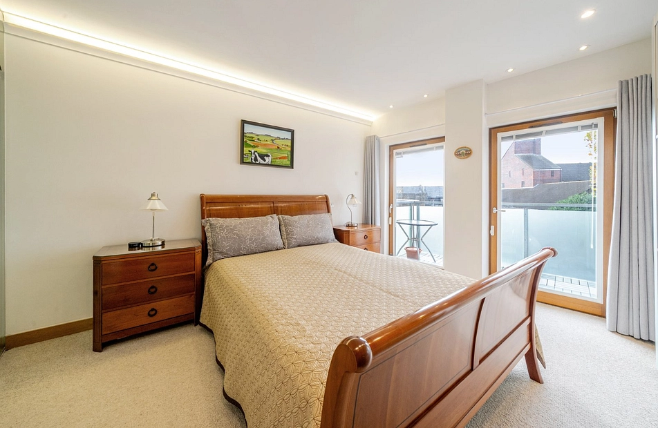 Putney High Street, Putney, London, SW15 - Kinleigh Folkard & Hayward