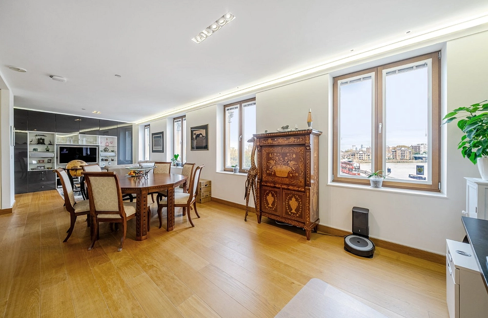 Putney High Street, Putney, London, SW15 - Kinleigh Folkard & Hayward