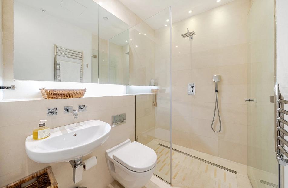 Putney High Street, Putney, London, SW15 - Kinleigh Folkard & Hayward