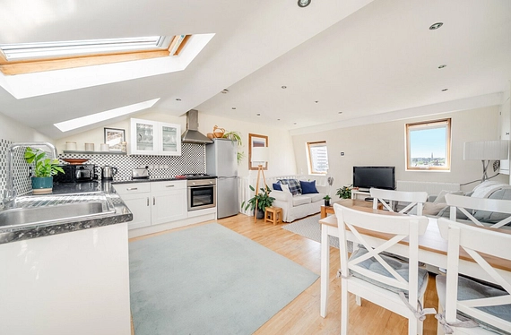 Lower Richmond Road, Putney, SW15 - Kinleigh Folkard & Hayward