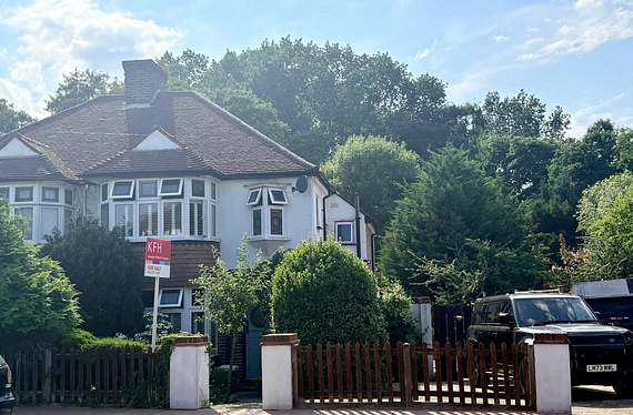 Cavendish Way, West Wickham, Kent, BR4 - Kinleigh Folkard & Hayward