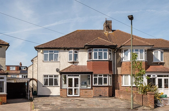 Cunningham Close, West Wickham, Kent, BR4 - Kinleigh Folkard & Hayward