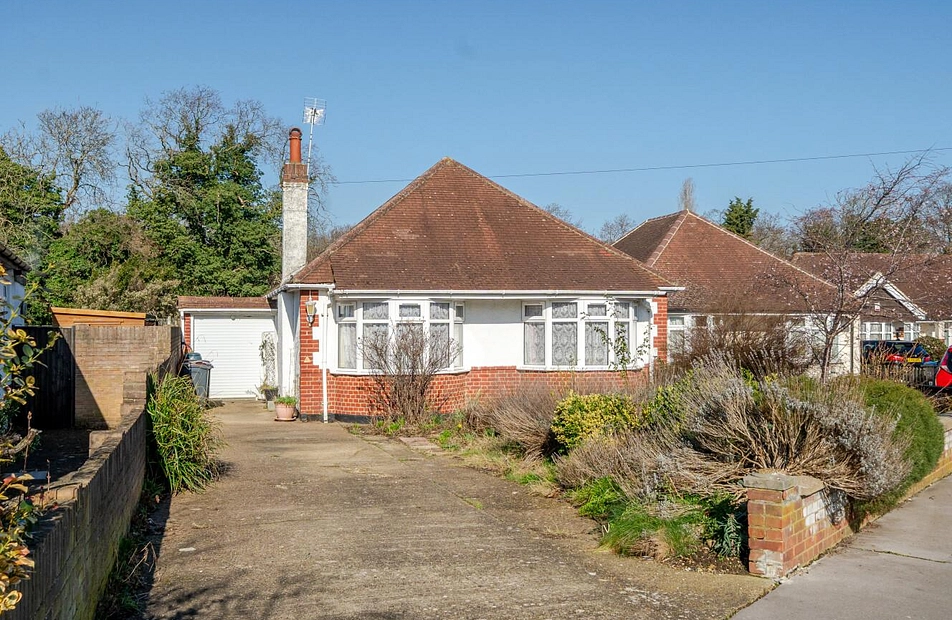 Chaffinch Avenue, Croydon, Surrey, CR0 - Kinleigh Folkard & Hayward