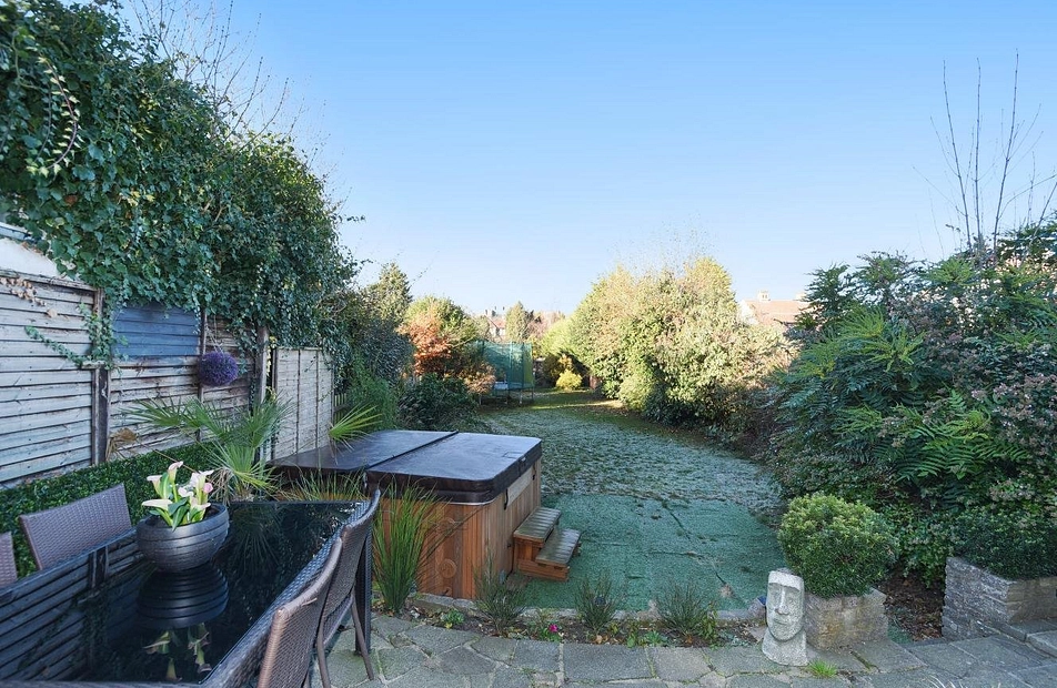 Addington Road, West Wickham, Kent, BR4 - Kinleigh Folkard & Hayward