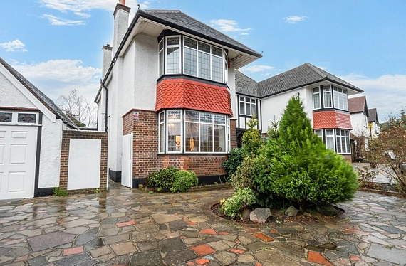 Park Avenue, West Wickham, Kent, BR4 - Kinleigh Folkard & Hayward