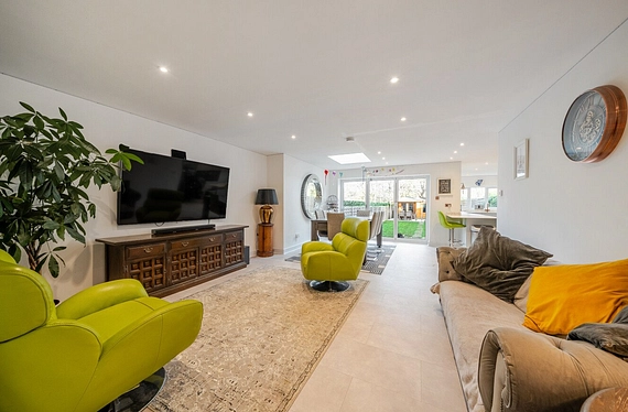 Queensway, West Wickham, Kent, BR4 - Kinleigh Folkard & Hayward