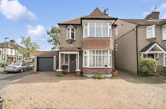 Cavendish Way, West Wickham, Kent, BR4 - Kinleigh Folkard & Hayward