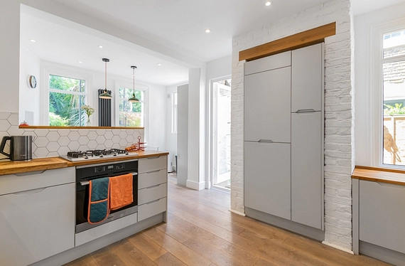 Sternhold Avenue, Balham, SW2 - Kinleigh Folkard & Hayward