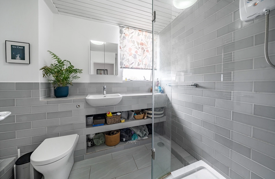 Nightingale Lane, London, SW12 - Kinleigh Folkard & Hayward