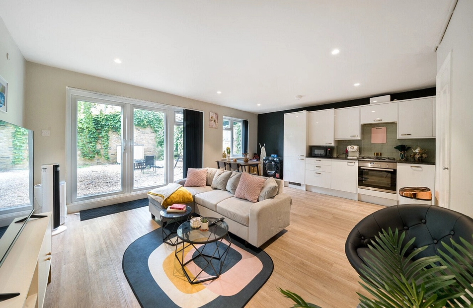 Thurleigh Road, Battersea, London, SW12 - Kinleigh Folkard & Hayward