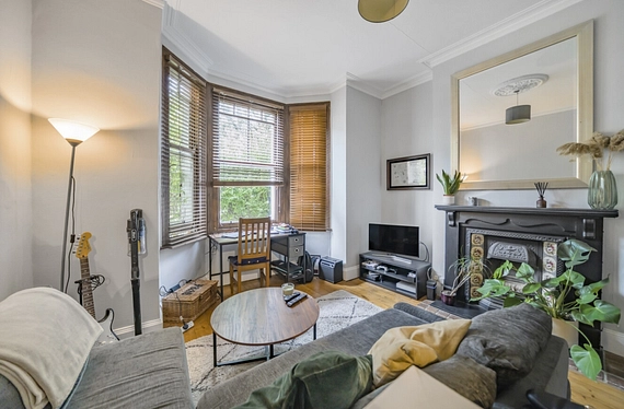 Broomwood Road, Battersea, London, SW11 - Kinleigh Folkard & Hayward