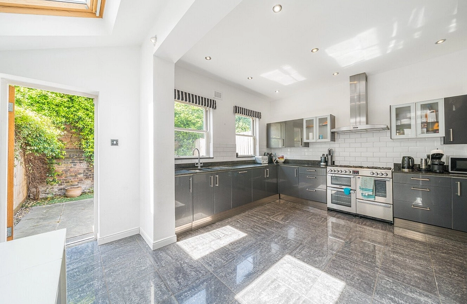 Almeric Road, London, SW11 - Kinleigh Folkard & Hayward