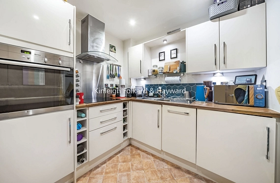 Oakwood Avenue, Beckenham, Kent, BR3 - Kinleigh Folkard & Hayward