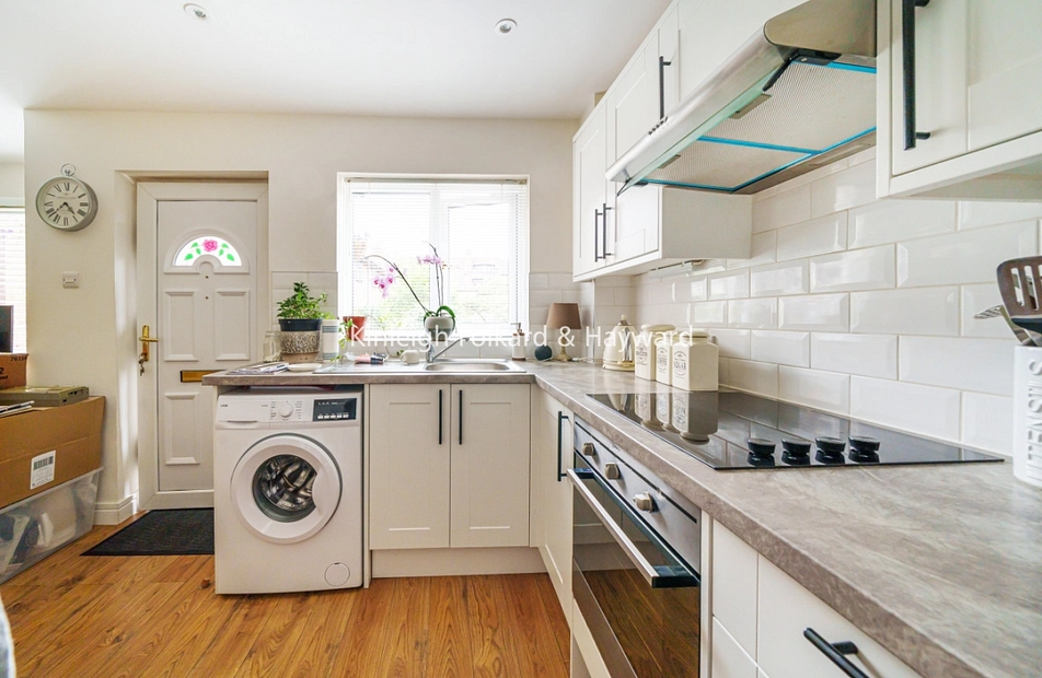 Banavie Gardens, Beckenham, Kent, BR3 - Kinleigh Folkard & Hayward