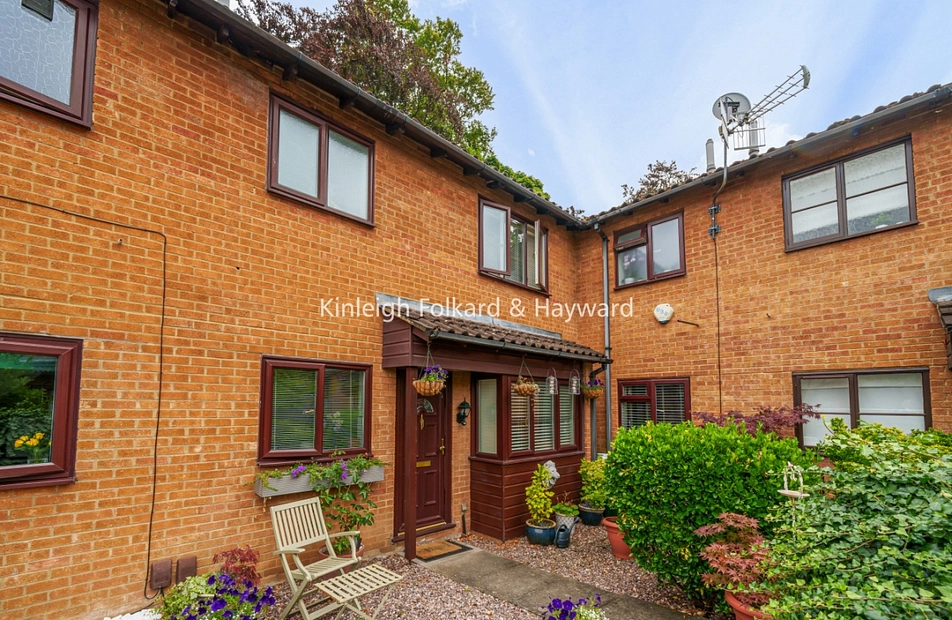 Banavie Gardens, Beckenham, Kent, BR3 - Kinleigh Folkard & Hayward