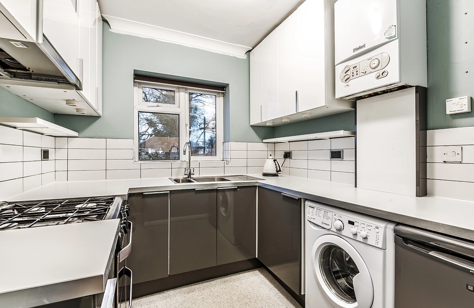 Highland Road, Bromley, Kent, BR1 - Kinleigh Folkard & Hayward