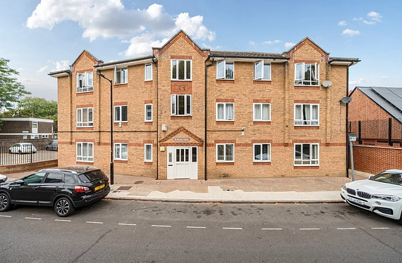 Scott Lidgett Crescent, London, SE16 - Kinleigh Folkard & Hayward