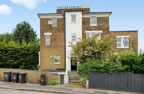 Ravensbourne Park, Catford, London, SE6 - Kinleigh Folkard & Hayward