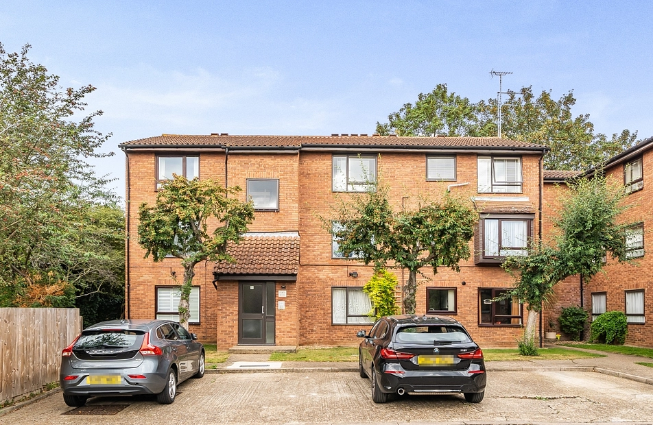 Oliver Close, London, W4 - Kinleigh Folkard & Hayward