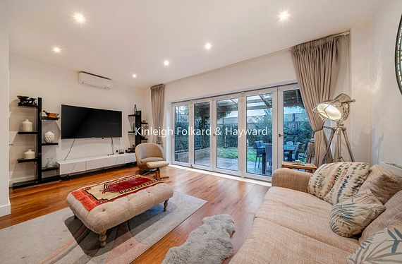 John Bull Place, London, W4 - Kinleigh Folkard & Hayward